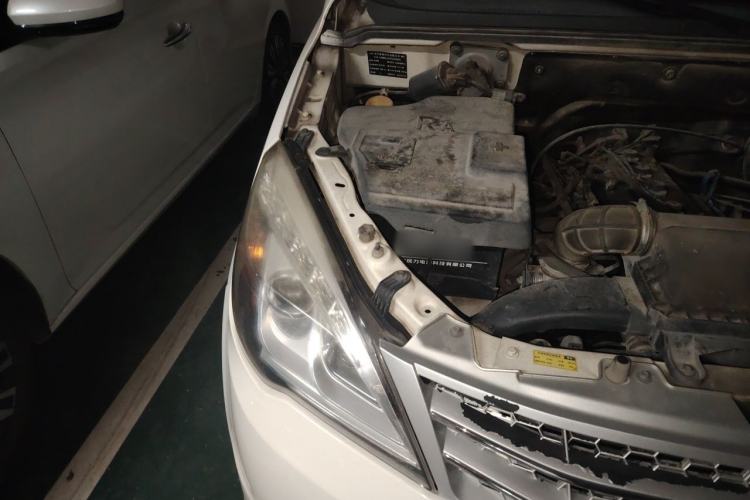 Used BAIC Weiwang M20 2014 1.5L practical type BJ415A Engine Bay Right