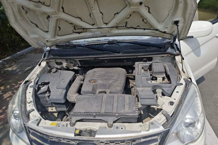 Used BAIC Weiwang M20 2014 1.5L Basic Version DAM15DL Engine Bay