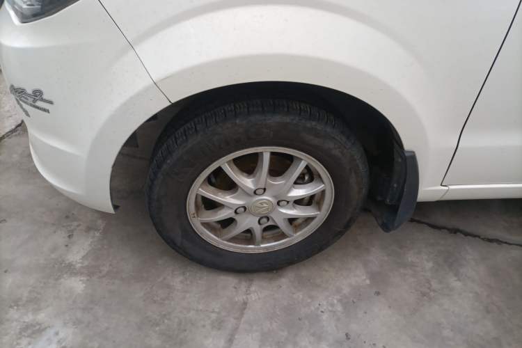 Used BAIC Weiwang M20 2014 1.5L Basic Version DAM15DL Exterior 4