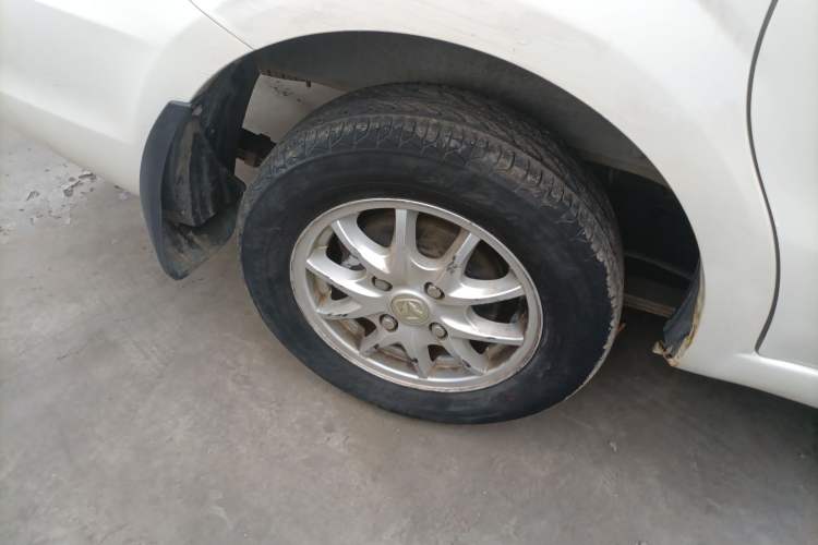 Used BAIC Weiwang M20 2014 1.5L Basic Version DAM15DL Exterior 5