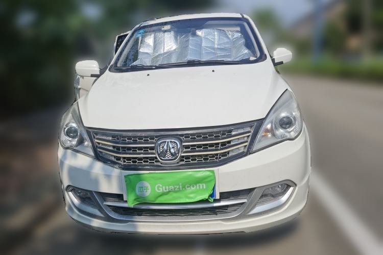 Used BAIC Weiwang M20 2014 1.5L Basic Version DAM15DL Front
