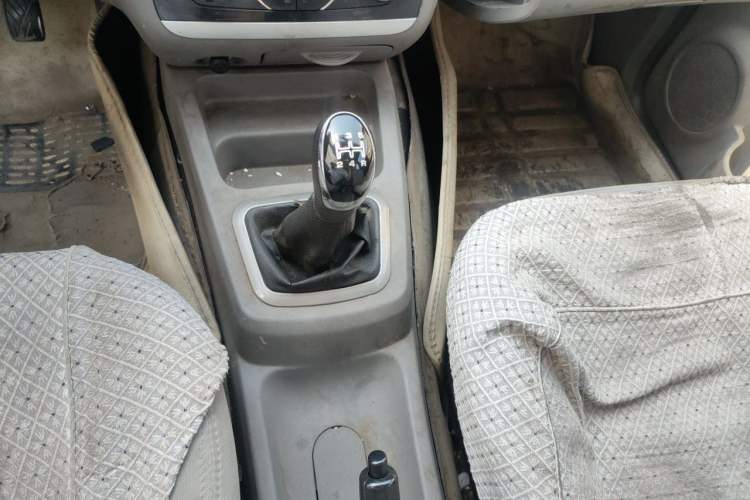 Used BAIC Weiwang M20 2014 1.5L Basic Version BJ415B Gear Lever