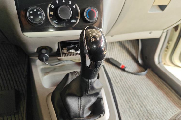 Used BAIC Weiwang M20 2014 1.5L Basic Version DAM15DL Gear Lever