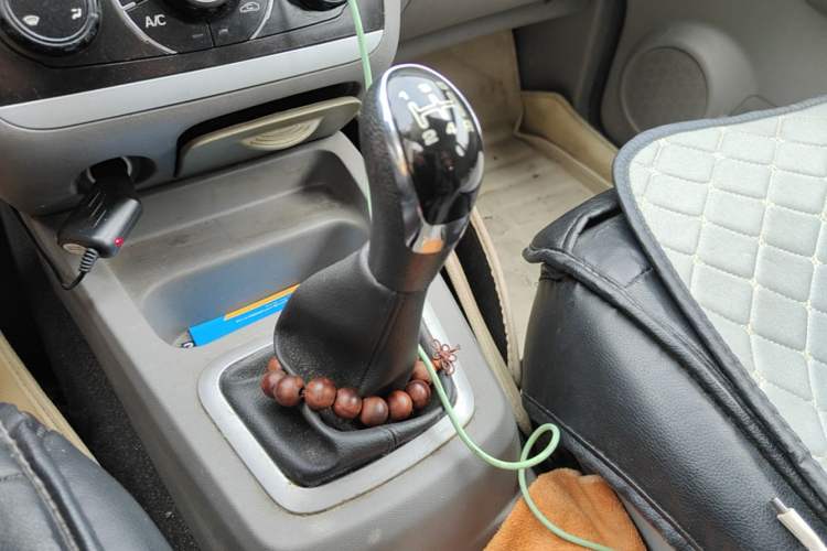 Used BAIC Weiwang M20 2014 1.5L Basic Version DAM15DL Gear Lever