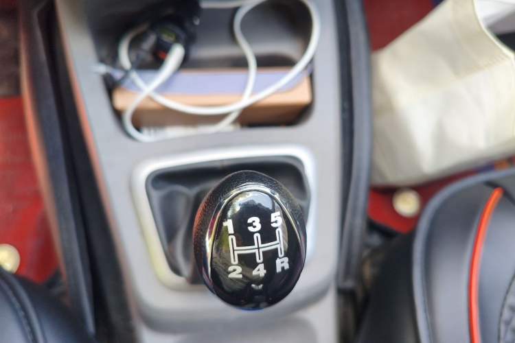 Used BAIC Weiwang M20 2014 1.5L practical type BJ415A Gear Lever