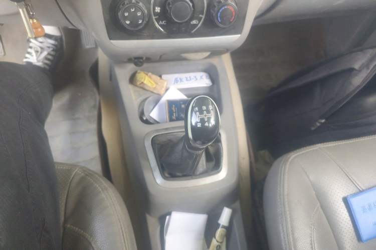 Used BAIC Weiwang M20 2014 1.5L Luxury DAM15DL Gear Lever