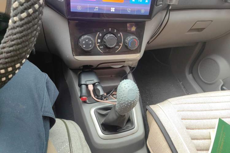Used BAIC Weiwang M20 2014 1.5L Comfort Version BJ415B Gear Lever