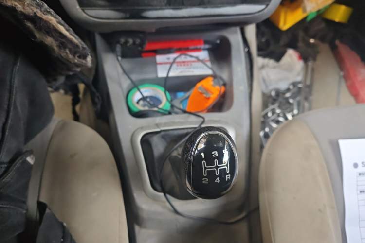 Used BAIC Weiwang M20 2014 1.5L practical type BJ415A Gear Lever