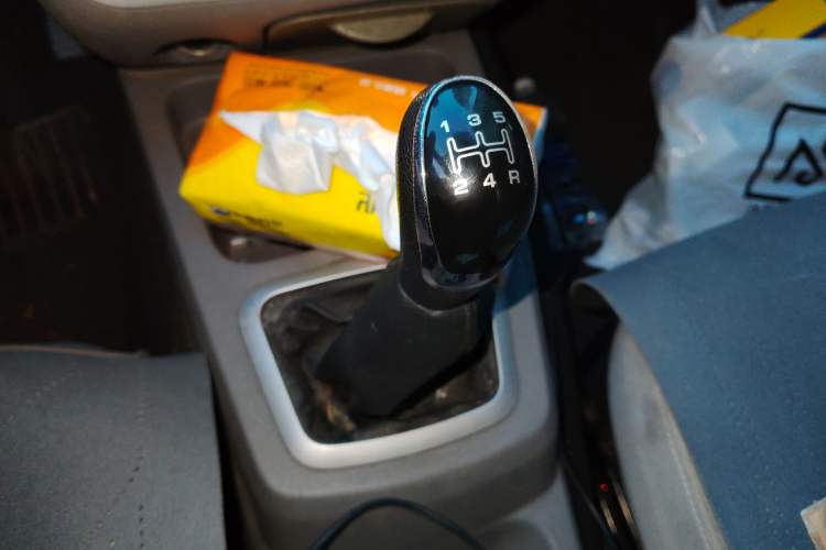 Used BAIC Weiwang M20 2014 1.5L Basic Version DAM15DL Gear Lever
