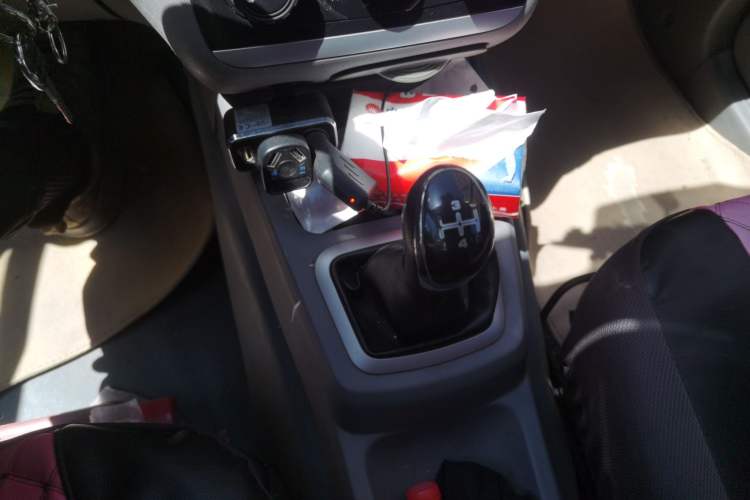 Used BAIC Weiwang M20 2014 1.5L Basic Version DAM15DL Gear Lever