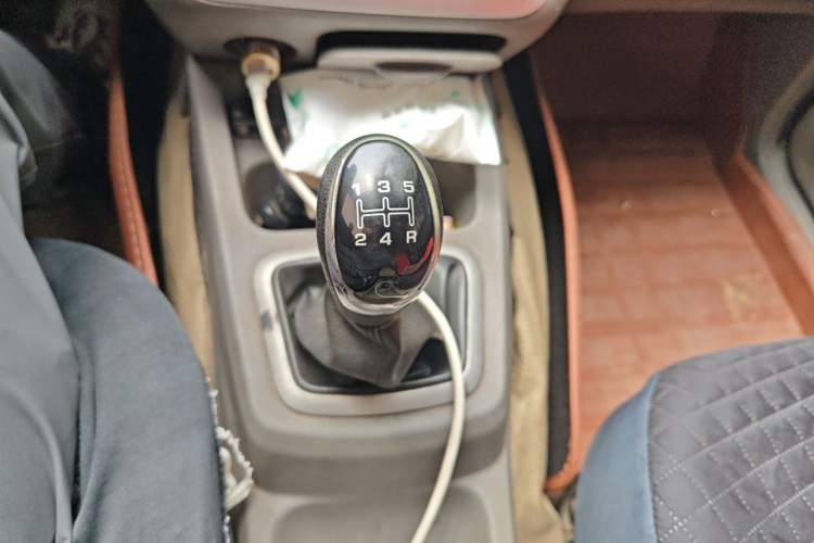 Used BAIC Weiwang M20 2014 1.5L practical type BJ415A Gear Lever