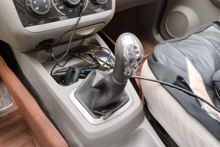 Used BAIC Weiwang M20 2014 1.5L Basic Version BJ415B Gear Lever