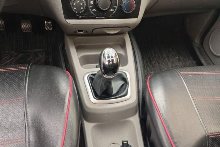 Used BAIC Weiwang M20 2014 1.5L practical type BJ415A Gear Lever