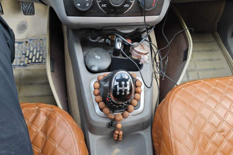 Used BAIC Weiwang M20 2014 1.5L Comfort Version BJ415B Gear Lever