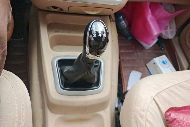 Used BAIC Weiwang M20 2014 1.5L Basic Version DAM15DL Gear Lever