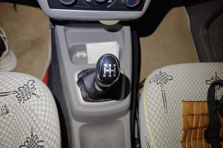 Used BAIC Weiwang M20 2014 1.5L Basic Version DAM15DL Gear Lever