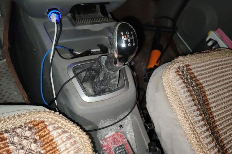 Used BAIC Weiwang M20 2014 1.5L practical type BJ415A Gear Lever