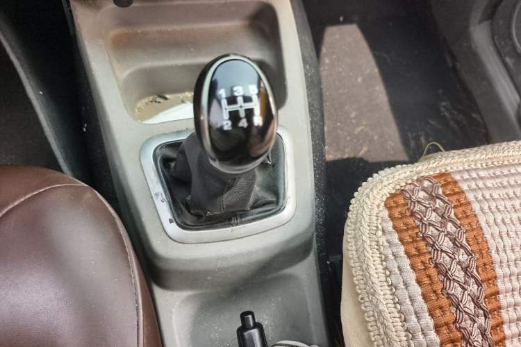 Used BAIC Weiwang M20 2014 1.5L practical type BJ415A Gear Lever