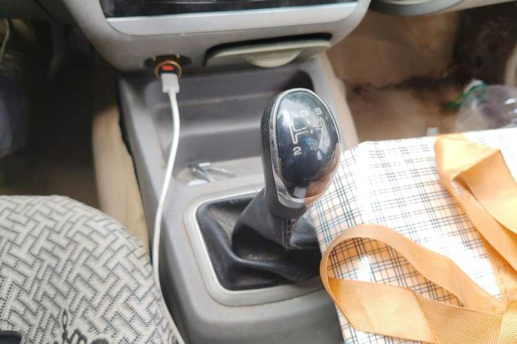 Used BAIC Weiwang M20 2014 1.5L Basic Version DAM15DL Gear Lever