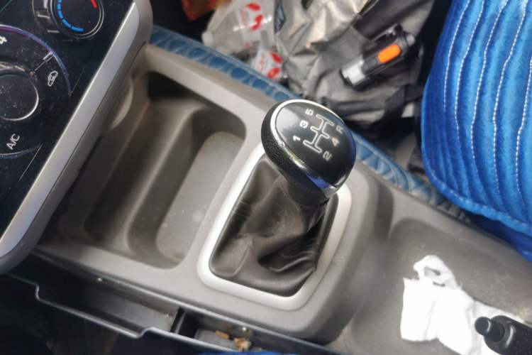 Used BAIC Weiwang M20 2014 1.5L Basic Version DAM15DL Gear Lever