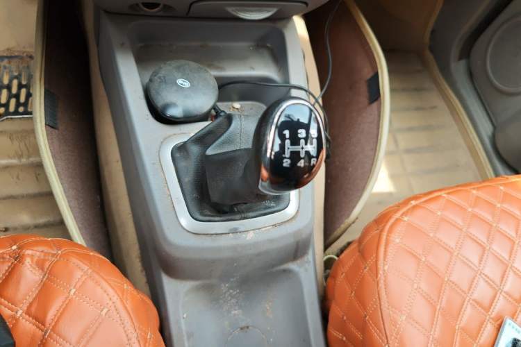 Used BAIC Weiwang M20 2014 1.5L Comfort Version BJ415B Gear Lever