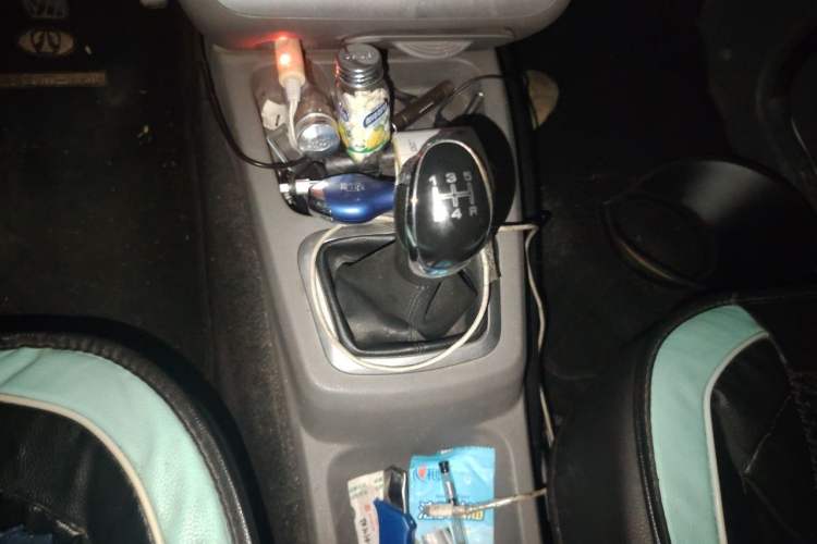 Used BAIC Weiwang M20 2014 1.5L practical type BJ415A Gear Lever