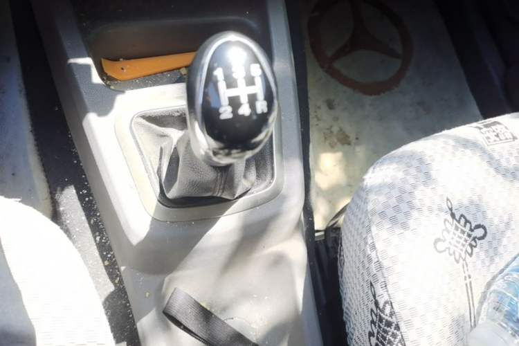 Used BAIC Weiwang M20 2014 1.5L Basic Version BJ415B Gear Lever