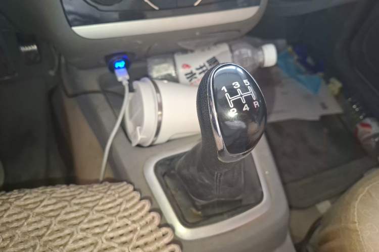 Used BAIC Weiwang M20 2014 1.5L practical type BJ415A Gear Lever