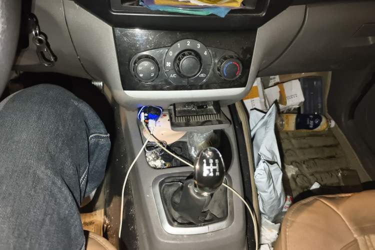 Used BAIC Weiwang M20 2014 1.5L practical type BJ415A Gear Lever