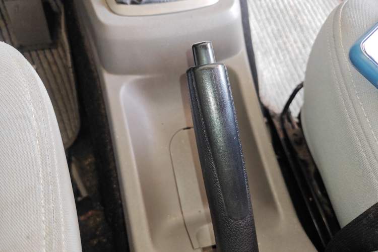 Used BAIC Weiwang M20 2014 1.5L Basic Version DAM15DL Headliner