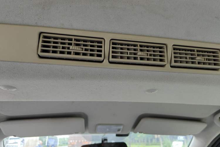 Used BAIC Weiwang M20 2014 1.5L Basic Version DAM15DL Headliner