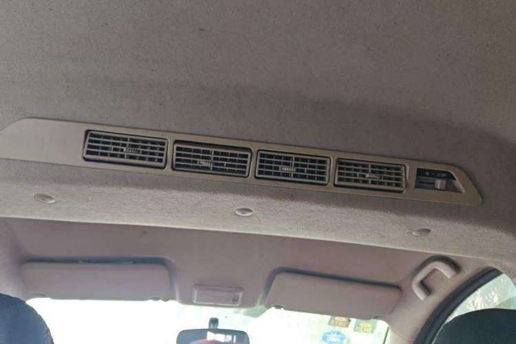Used BAIC Weiwang M20 2014 1.5L practical type BJ415A Headliner