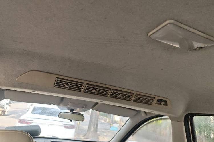 Used BAIC Weiwang M20 2014 1.5L practical type BJ415A Headliner