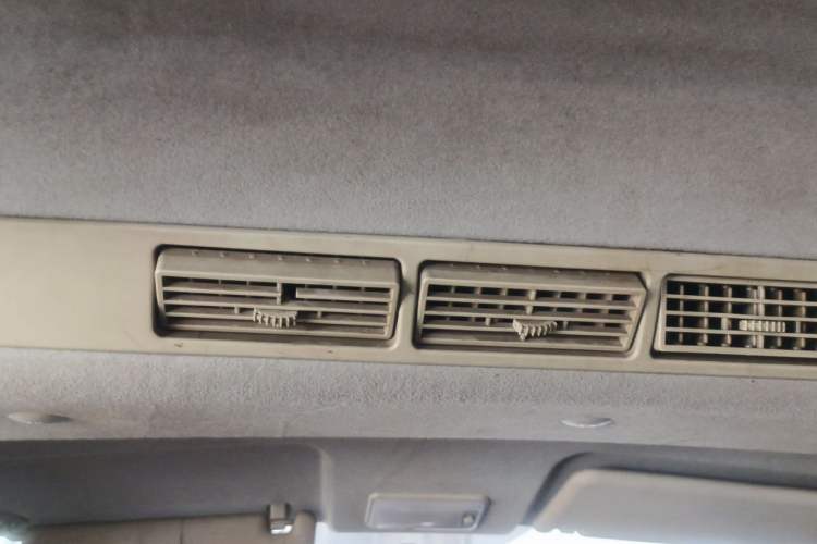Used BAIC Weiwang M20 2014 1.5L Basic Version DAM15DL Headliner