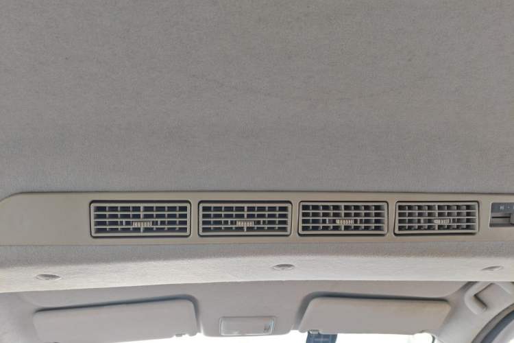 Used BAIC Weiwang M20 2014 1.5L Comfort Version BJ415B Headliner