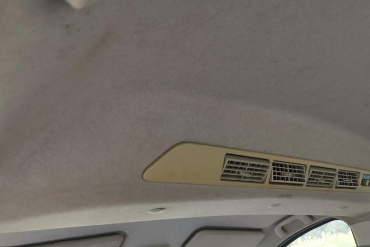 Used BAIC Weiwang M20 2014 1.5L Comfort version DAM15DL Headliner