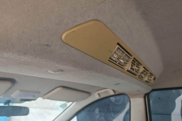 Used BAIC Weiwang M20 2014 1.5L Basic Version BJ415B Headliner