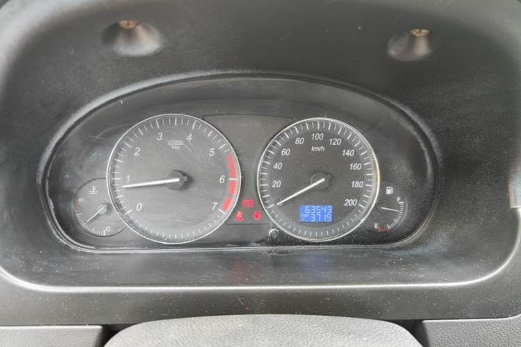 Used BAIC Weiwang M20 2014 1.5L Basic Version DAM15DL Instrument Cluster