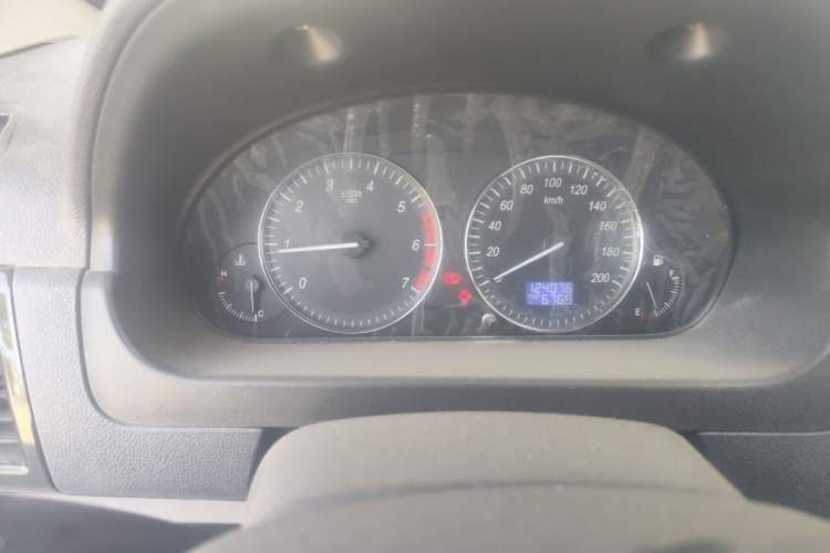 Used BAIC Weiwang M20 2014 1.5L Luxury DAM15DL Instrument Cluster