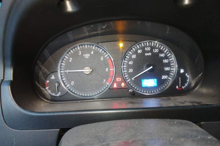 Used BAIC Weiwang M20 2014 1.5L Basic Version DAM15DL Instrument Cluster