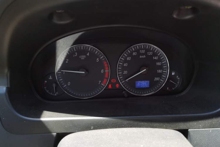 Used BAIC Weiwang M20 2014 1.5L Basic Version DAM15DL Instrument Cluster