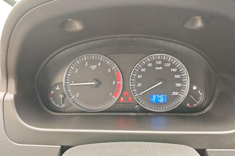 Used BAIC Weiwang M20 2014 1.5L Basic Version DAM15DL Instrument Cluster