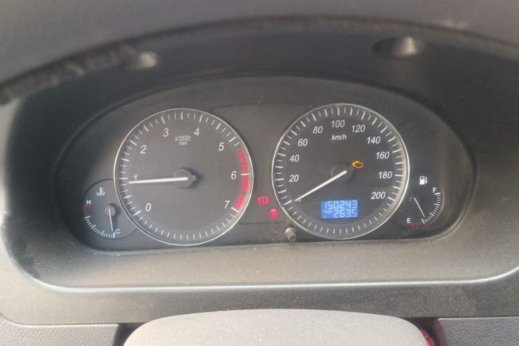 Used BAIC Weiwang M20 2014 1.5L Basic Version DAM15DL Instrument Cluster
