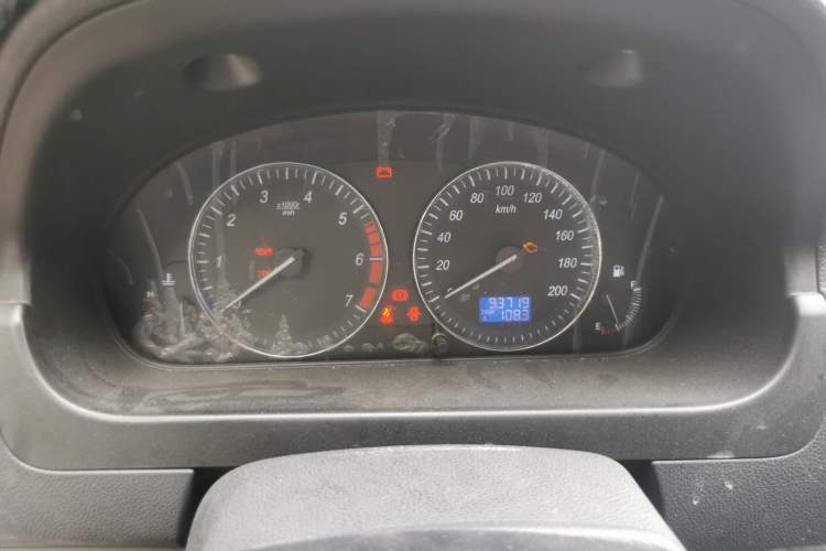 Used BAIC Weiwang M20 2014 1.5L Basic Version DAM15DL Instrument Cluster