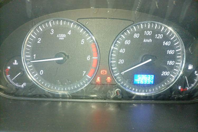Used BAIC Weiwang M20 2014 1.5L Basic Version DAM15DL Instrument Cluster