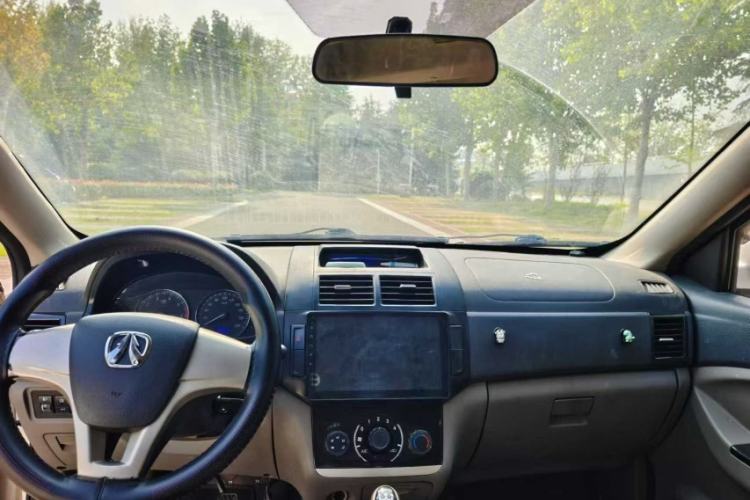 Used BAIC Weiwang M20 2014 1.5L practical type BJ415A Interior 2