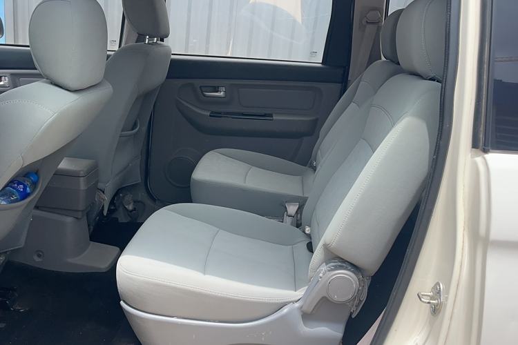 Used BAIC Weiwang M20 2014 1.5L practical type BJ415A Interior 3