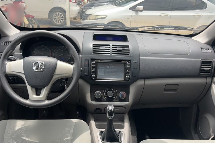 Used BAIC Weiwang M20 2014 1.5L practical type BJ415A Interior 4