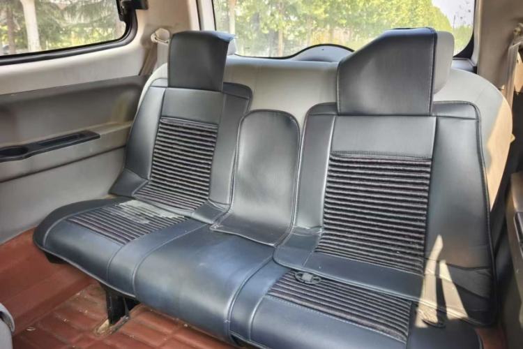 Used BAIC Weiwang M20 2014 1.5L practical type BJ415A Interior 4