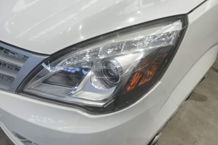 Used BAIC Weiwang M20 2014 1.5L practical type BJ415A Left Front Headlight